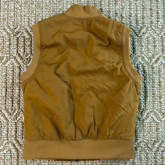 Lululemon Vest - Picture 2 of 5